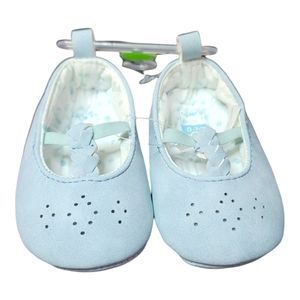 NWT Carters crib shoes 0/3